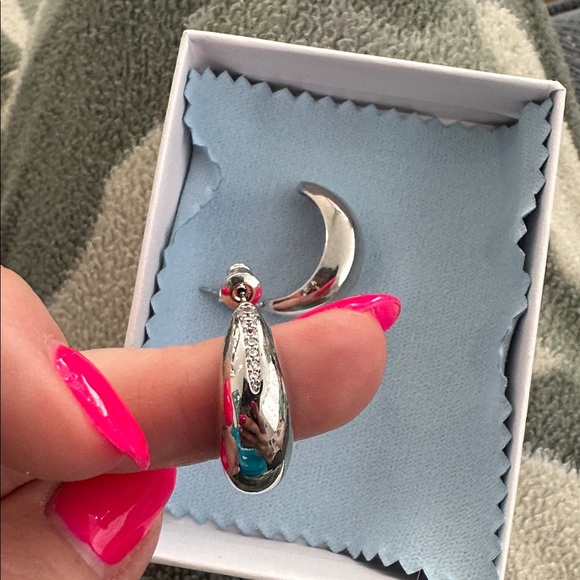 Silver earrings - Picture 2 of 4